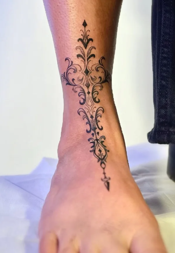 Fine line tattoo by Kenderlyn